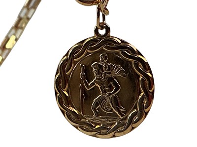 Lot 594 - GOLD PENDANT ON CHAIN