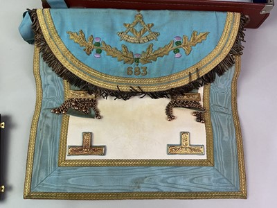 Lot 198 - GOLD MASONIC MEDAL