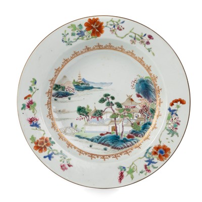 Lot 1625 - CHINESE FAMILLE ROSE PLATE