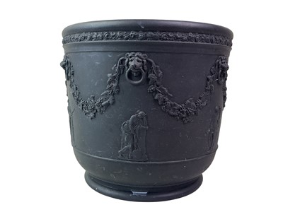 Lot 604 - WEDGWOOD BLACK BASALT PLANTER VASE