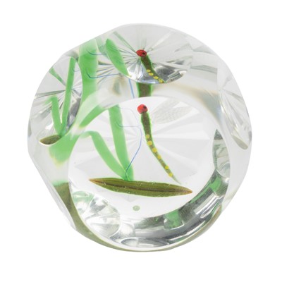Lot 648 - PERTHSHIRE GLASS PAPERWEIGHT