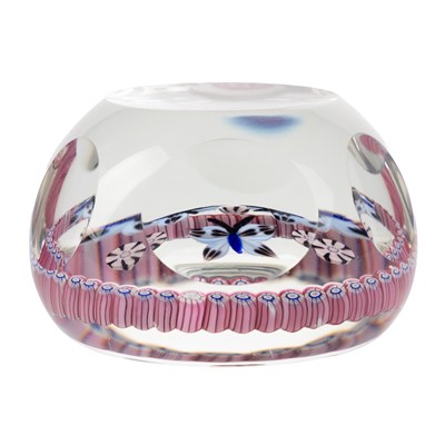 Lot 653 - PERTHSHIRE GLASS PAPERWEIGHT