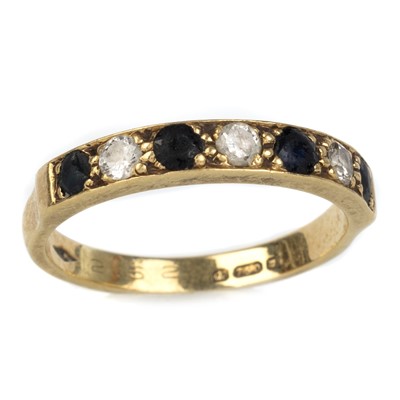 Lot 516 - SAPPHIRE AND DIAMOND BAND