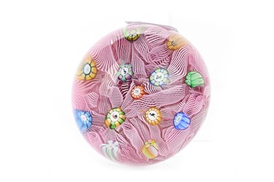 Lot 682 - PERTHSHIRE GLASS PAPERWEIGHT