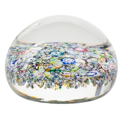 Lot 689 - PERTHSHIRE GLASS PAPERWEIGHT