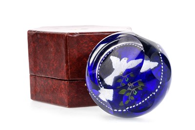 Lot 696 - PERTHSHIRE GLASS PAPERWEIGHT
