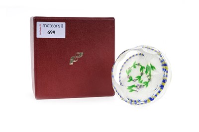 Lot 699 - PERTHSHIRE GLASS PAPERWEIGHT