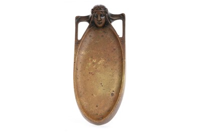 Lot 710 - ATTRIBUTED TO GUSTAV GURSCHNER (1873-1970), BRONZE TRAY