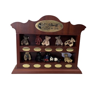 Lot 86 - STEIFF MODEL BEAR DISPLAY
