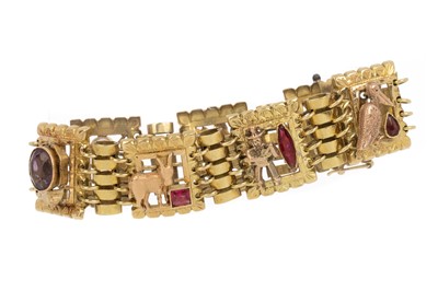 Lot 522 - COLUMBIAN BRACELET