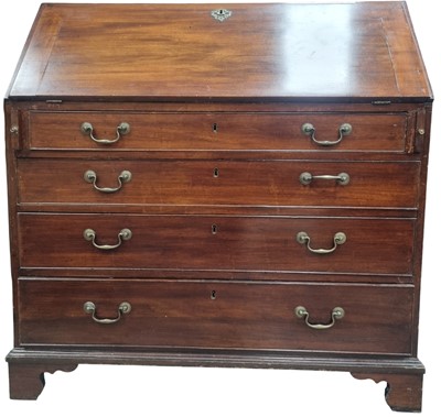 Lot 668 - GEORGIAN MAHOGANY BUREAU