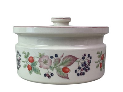 Lot 32 - WEDGWOOD PART DINNER SERVICE