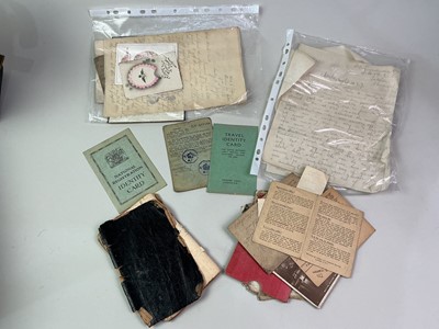 Lot 204 - GROUP OF WAR RELATED ITEMS