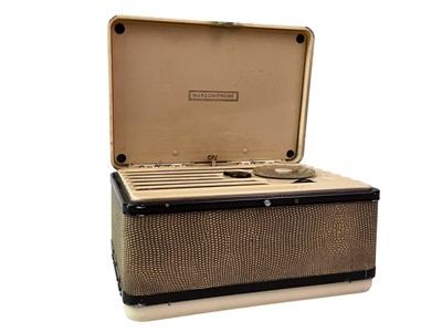 Lot 39 - VINTAGE TRANSISTOR RADIO