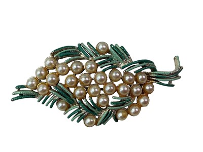 Lot 139 - COLLECTION OF COSTUME JEWELLERY