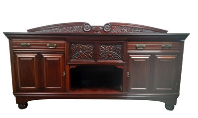 Lot 70 - REPRODUCTION MAHOGANY BREAKFRONT SIDEBOARD