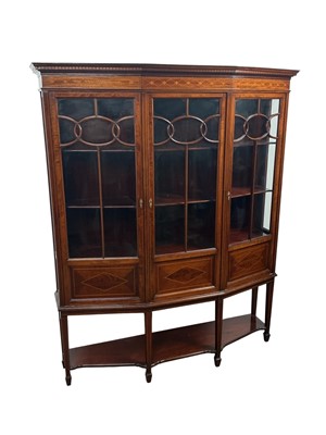 Lot 1291 - EDWARDIAN INLAID MAHOGANY TRIPLE DOOR DISPLAY CABINET