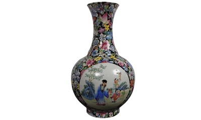 Lot 1655 - CHINESE BOTTLE VASE