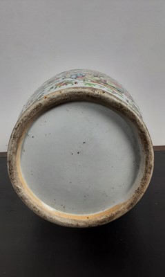 Lot 870 - CHINESE CANTON FAMILLE ROSE VASE