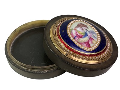 Lot 353 - VICTORIAN ENAMELLED HORN SNUFF BOX