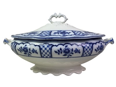 Lot 394 - GRINDLEY MELBOURNE PATTERN TUREEN AND SOUP PLATES