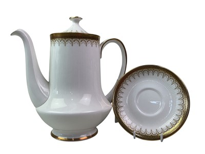 Lot 490 - EXTENSIVE MATCHED TEA AND DINNER SERVICE