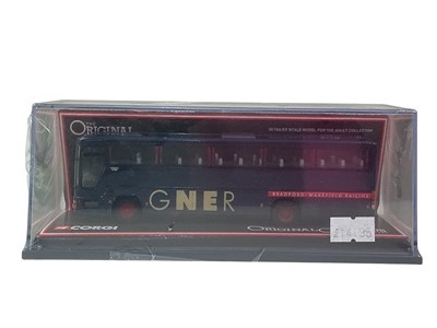 Lot 493 - SIX DIE CAST MODEL OMNIBUS