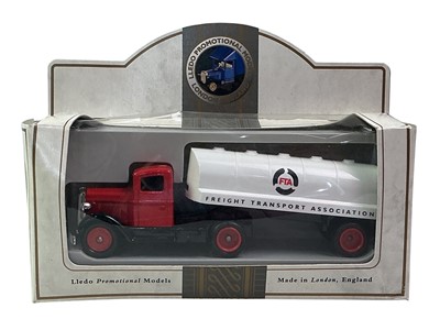 Lot 525 - FOURTEEN DIE CAST VEHICLES