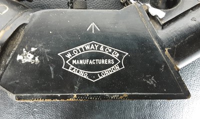 Lot 211 - NAVAL GUNSIGHT TELESCOPE