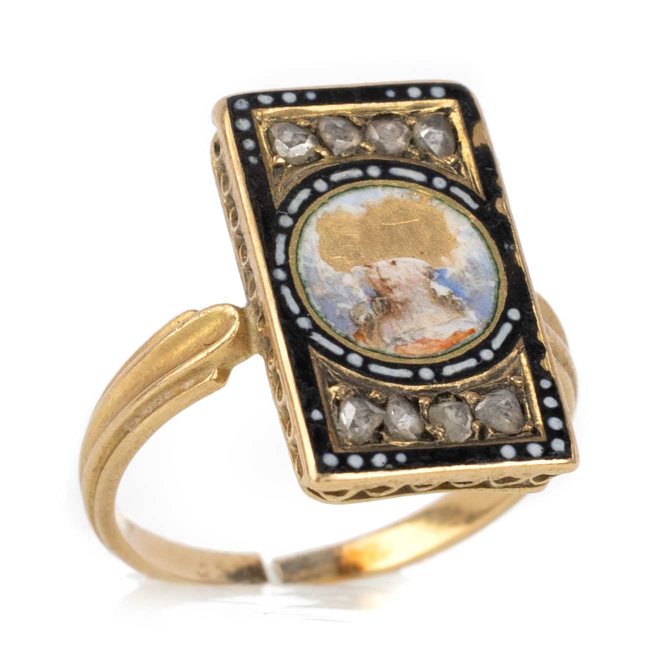 Lot 457 - GEORGIAN DIAMOND AND PORTRAIT MINIATURE RING