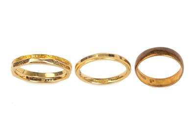 Lot 572 - FOUR WEDDING BANDS