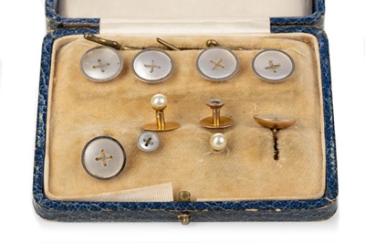 Lot 580 - SET OF DRESS STUDS