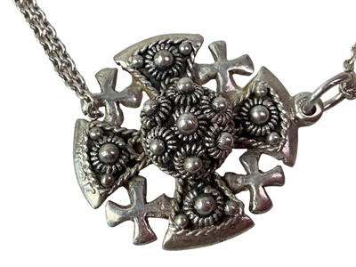 Lot 595 - GOLD SWALLOW BROOCH AND OTHER ITEMS