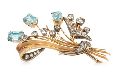 Lot 626 - GEM SET GOLD SPRAY BROOCH