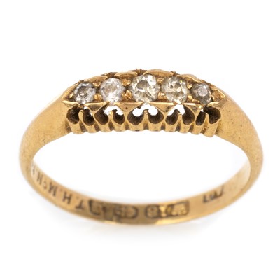 Lot 630 - DIAMOND FIVE STONE RING