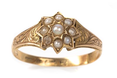 Lot 633 - SEED PEARL CLUSTER RING