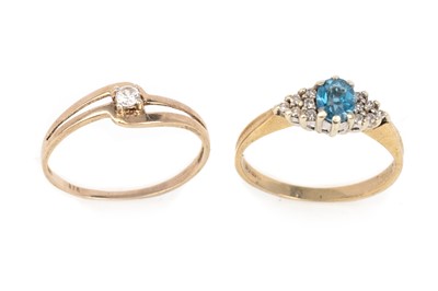 Lot 638 - TWO DRESS RINGS