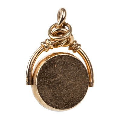 Lot 641 - GOLD SWIVEL FOB