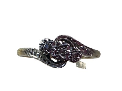 Lot 681 - DIAMOND THREE STONE RING