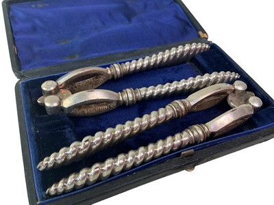 Lot 688 - GROUP OF SILVER PLATED ITEMS