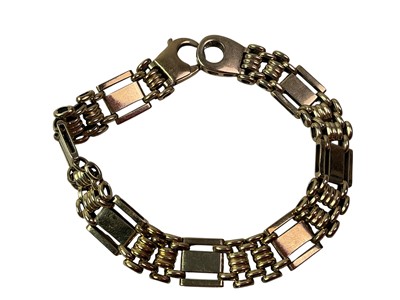 Lot 707 - GOLD NECK CHAIN