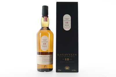 Lot 190 - LAGAVULIN 12 YEAR OLD 2002 RELEASE