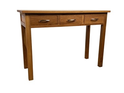 Lot 726 - OAK SIDE TABLE