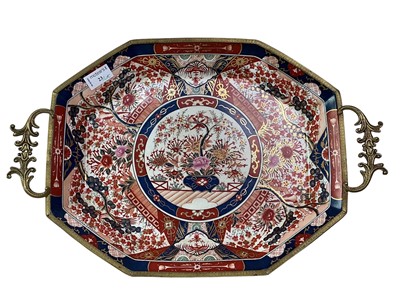 Lot 23 - IMARI PORCELAIN SERVING DISH