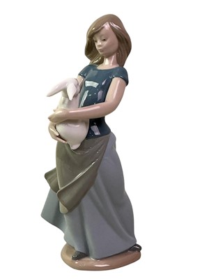 Lot 31 - LLADRO FIGURE OF A GIRL WITH PIG