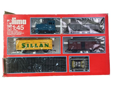 Lot 54 - VINTAGE LIMA TRAIN SET