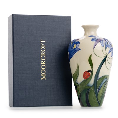 Lot 1325 - MOORCROFT POTTERY VASE