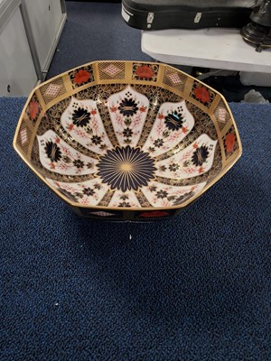 Lot 1316 - ROYAL CROWN DERBY BOWL