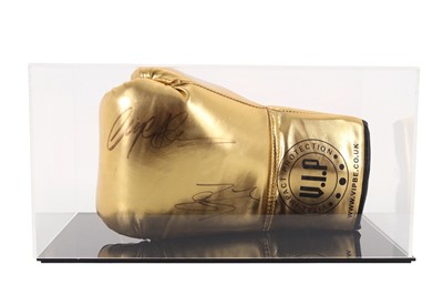 Lot 1740 - BOXING INTEREST: NIGEL BENN, SIGNED GOLD V.I.P. BOXING GLOVE