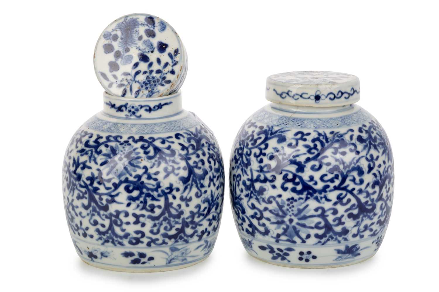 Lot 811 - PAIR OF CHINESE BLUE AND WHITE LIDDED GINGER JARS